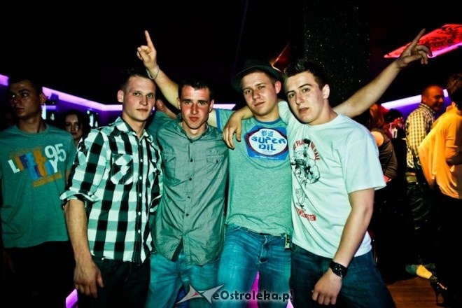 Sobotnia impreza w klubie X-Sensation w Myszyńcu [28.04.2012] - zdjęcie #64 - eOstroleka.pl