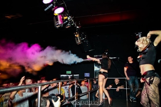 Sobotnia impreza w klubie X-Sensation w Myszyńcu [28.04.2012] - zdjęcie #40 - eOstroleka.pl