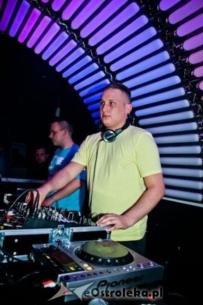 Sobotnia impreza w klubie X-Sensation w Myszyńcu [28.04.2012] - zdjęcie #2 - eOstroleka.pl