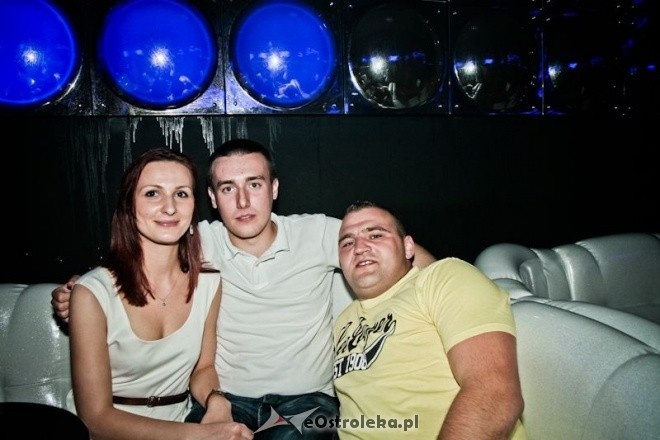 Sobotnia impreza w klubie X-Sensation w Myszyńcu [28.04.2012] - zdjęcie #1 - eOstroleka.pl