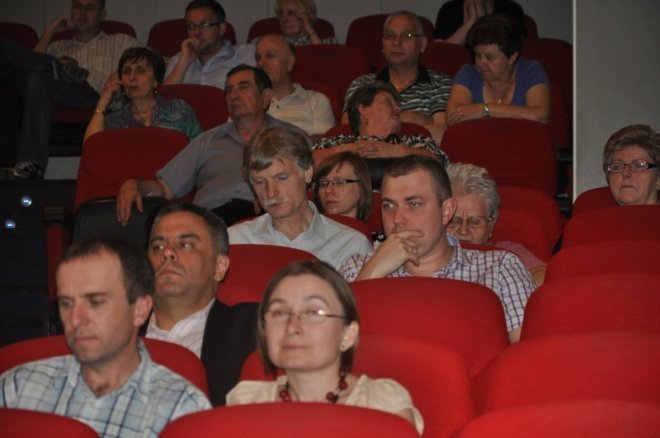 Klub Kina Niezależnego: Towarzysz Generał idzie na wojnę [30.IV.2012] - zdjęcie #15 - eOstroleka.pl