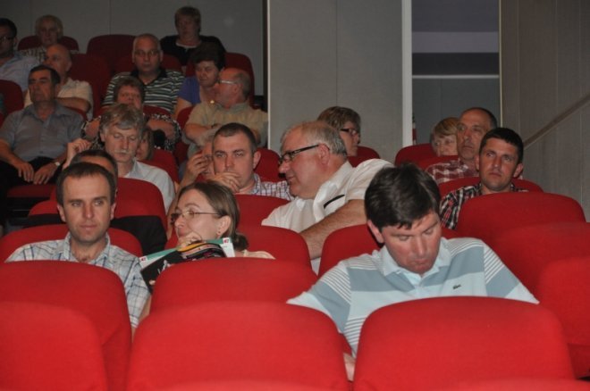 Klub Kina Niezależnego: Towarzysz Generał idzie na wojnę [30.IV.2012] - zdjęcie #11 - eOstroleka.pl