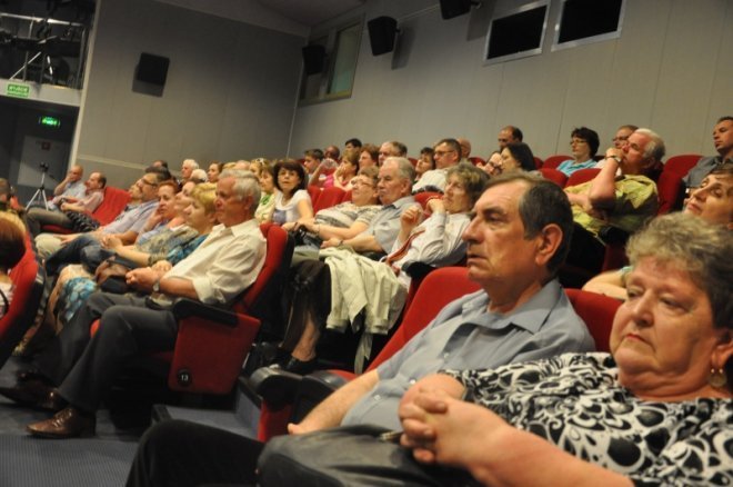 Klub Kina Niezależnego: Towarzysz Generał idzie na wojnę [30.IV.2012] - zdjęcie #6 - eOstroleka.pl