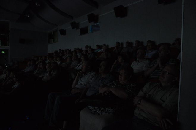 Klub Kina Niezależnego: Towarzysz Generał idzie na wojnę [30.IV.2012] - zdjęcie #2 - eOstroleka.pl