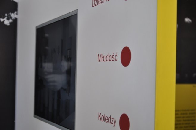 Mobilne muzeum Jana Pawła II odwiedziło Ostrołękę [3.V.2012] - zdjęcie #6 - eOstroleka.pl