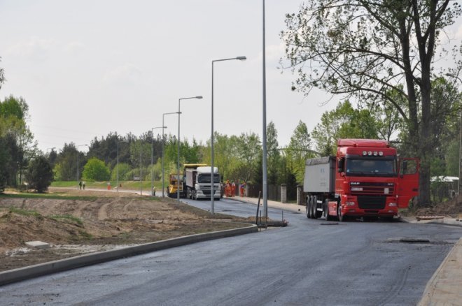 Inwestycje drogowe 2012: Ulica Łęczysk [9.V.2012] - zdjęcie #8 - eOstroleka.pl