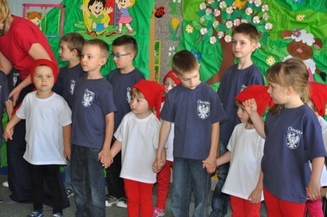 Przedszkole nr 9 ma swój plac zabaw [10.05.2012] - zdjęcie #32 - eOstroleka.pl