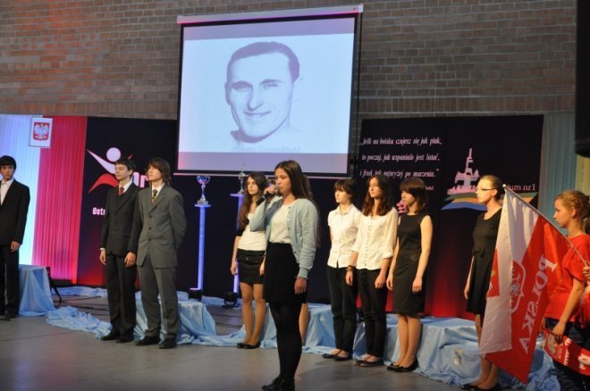 Orlik przy Gimnazjum nr 1 oficjalnie otwarty [14.V.2012] - zdjęcie #22 - eOstroleka.pl