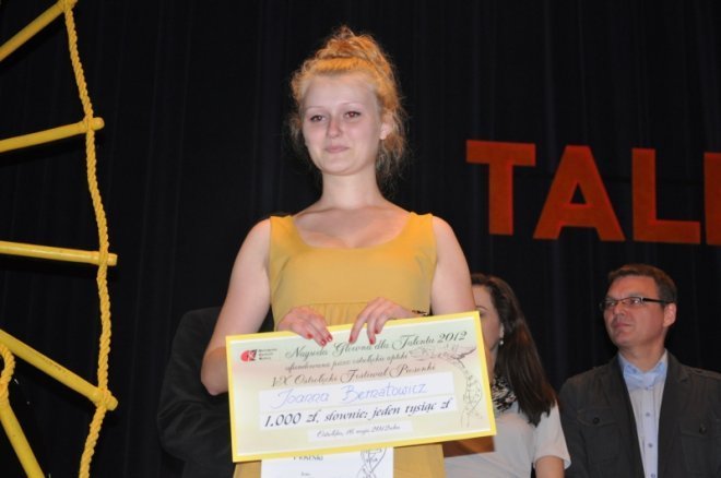 Joanna Bernatowicz zdobyła tytuł  Talentu 2012 [16.V.2012] - zdjęcie #12 - eOstroleka.pl