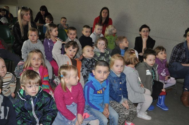 Inqbator ruchu: Spektakl Brzydkie Kaczątko [18.V.2012] - zdjęcie #18 - eOstroleka.pl