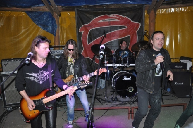 Oddział Zamknięty wystąpił w karczmie Ostroja [18.V.2012] - zdjęcie #23 - eOstroleka.pl