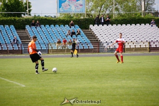 III Liga: Narew Ostrołęka - Zawisza Rzgów 0:1 [19.05.2012] - zdjęcie #23 - eOstroleka.pl