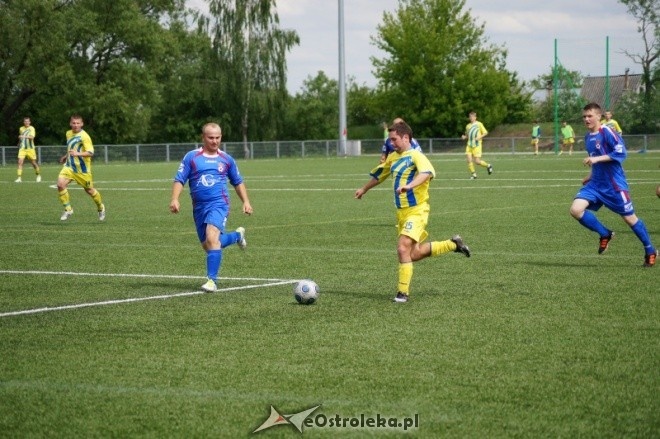 Liga Okręgowa: Korona HiD Ostrołęka - KS Pniewo 2:2 [19.05.2012]	 - zdjęcie #27 - eOstroleka.pl