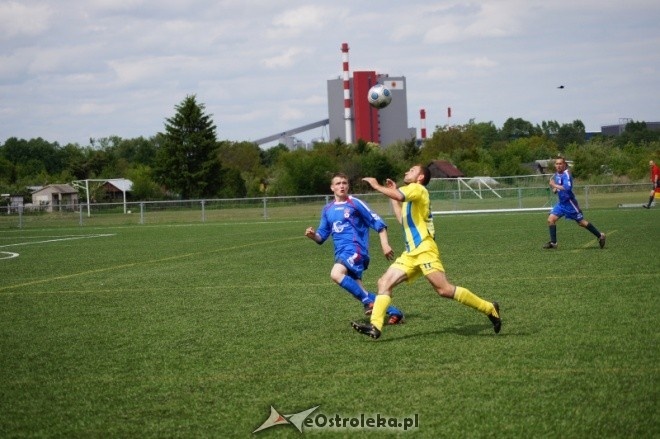 Liga Okręgowa: Korona HiD Ostrołęka - KS Pniewo 2:2 [19.05.2012]	 - zdjęcie #11 - eOstroleka.pl