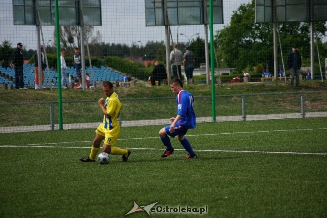 Liga Okręgowa: Korona HiD Ostrołęka - KS Pniewo 2:2 [19.05.2012]	 - zdjęcie #7 - eOstroleka.pl
