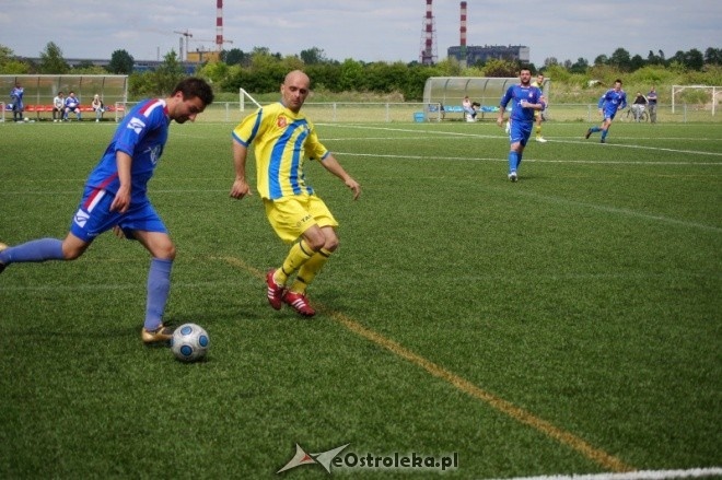 Liga Okręgowa: Korona HiD Ostrołęka - KS Pniewo 2:2 [19.05.2012]	 - zdjęcie #2 - eOstroleka.pl