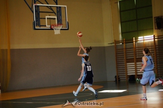 MP Kobiet U-16: Unia Basket Ostrołęka - Huragan Wołomin 52:81 [19.05.2012] - zdjęcie #4 - eOstroleka.pl