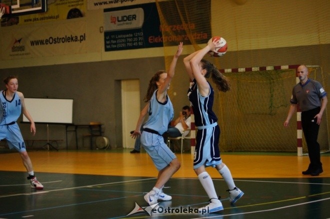 MP Kobiet U-16: Unia Basket Ostrołęka - Huragan Wołomin 52:81 [19.05.2012] - zdjęcie #9 - eOstroleka.pl