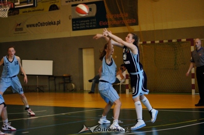 MP Kobiet U-16: Unia Basket Ostrołęka - Huragan Wołomin 52:81 [19.05.2012] - zdjęcie #10 - eOstroleka.pl