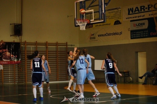 MP Kobiet U-16: Unia Basket Ostrołęka - Huragan Wołomin 52:81 [19.05.2012] - zdjęcie #25 - eOstroleka.pl