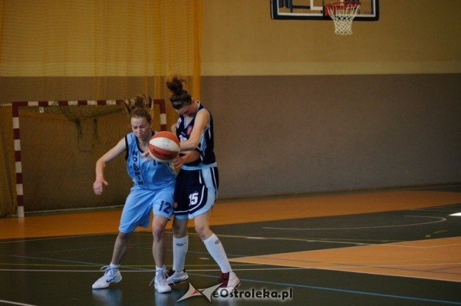 MP Kobiet U-16: Unia Basket Ostrołęka - Huragan Wołomin 52:81 [19.05.2012] - zdjęcie #30 - eOstroleka.pl