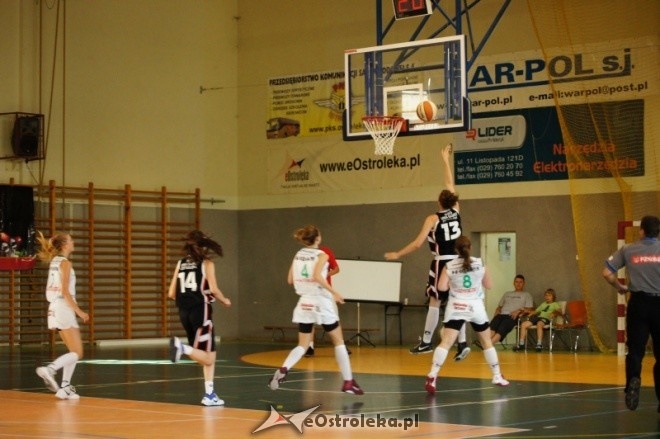 MP Kobiet U-16: PTK Pabianice - MUKS Unia Basket Ostrołęka [20.05.2012] - zdjęcie #5 - eOstroleka.pl