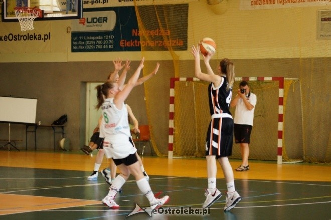MP Kobiet U-16: PTK Pabianice - MUKS Unia Basket Ostrołęka [20.05.2012] - zdjęcie #42 - eOstroleka.pl
