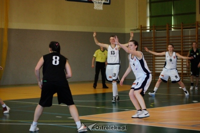 MP Kobiet U-16: MUKS Unia Basket Ostrołęka - ZKS Stal Stalowa Wola [21.05.2012] - zdjęcie #7 - eOstroleka.pl