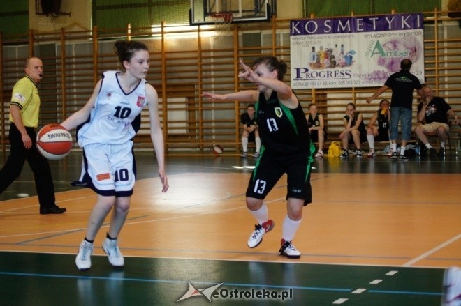MP Kobiet U-16: MUKS Unia Basket Ostrołęka - ZKS Stal Stalowa Wola [21.05.2012] - zdjęcie #24 - eOstroleka.pl