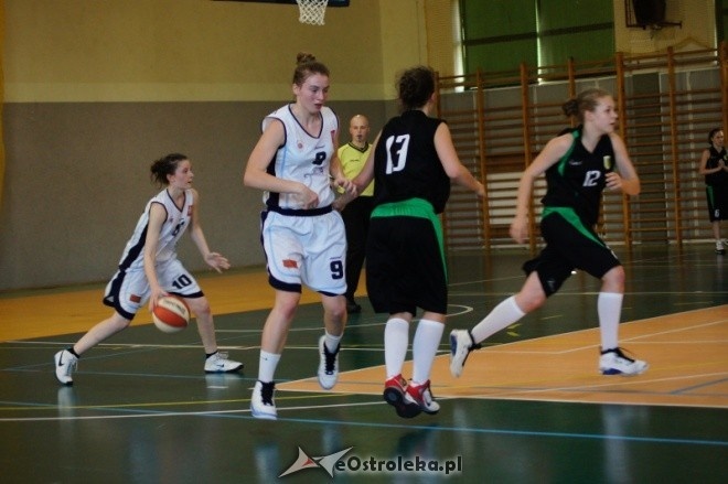 MP Kobiet U-16: MUKS Unia Basket Ostrołęka - ZKS Stal Stalowa Wola [21.05.2012] - zdjęcie #19 - eOstroleka.pl