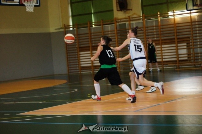 MP Kobiet U-16: MUKS Unia Basket Ostrołęka - ZKS Stal Stalowa Wola [21.05.2012] - zdjęcie #11 - eOstroleka.pl