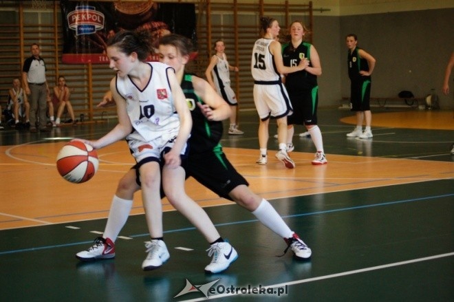MP Kobiet U-16: MUKS Unia Basket Ostrołęka - ZKS Stal Stalowa Wola [21.05.2012] - zdjęcie #7 - eOstroleka.pl