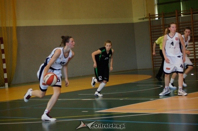 MP Kobiet U-16: MUKS Unia Basket Ostrołęka - ZKS Stal Stalowa Wola [21.05.2012] - zdjęcie #31 - eOstroleka.pl