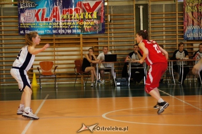 MP Kobiet U-16: MUKS Unia Basket Ostrołęka - TS Wisła Kraków [24.05.2012] - zdjęcie #27 - eOstroleka.pl