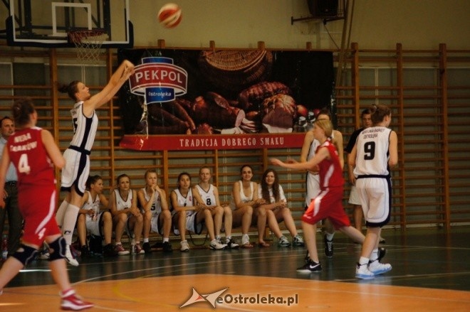 MP Kobiet U-16: MUKS Unia Basket Ostrołęka - TS Wisła Kraków [24.05.2012] - zdjęcie #15 - eOstroleka.pl