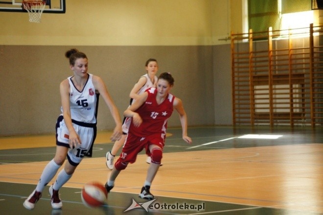 MP Kobiet U-16: MUKS Unia Basket Ostrołęka - TS Wisła Kraków [24.05.2012] - zdjęcie #26 - eOstroleka.pl