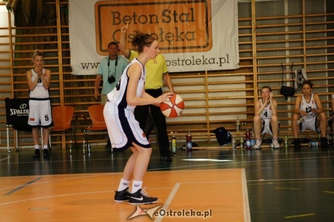 MP Kobiet U-16: MUKS Unia Basket Ostrołęka - TS Wisła Kraków [24.05.2012] - zdjęcie #1 - eOstroleka.pl