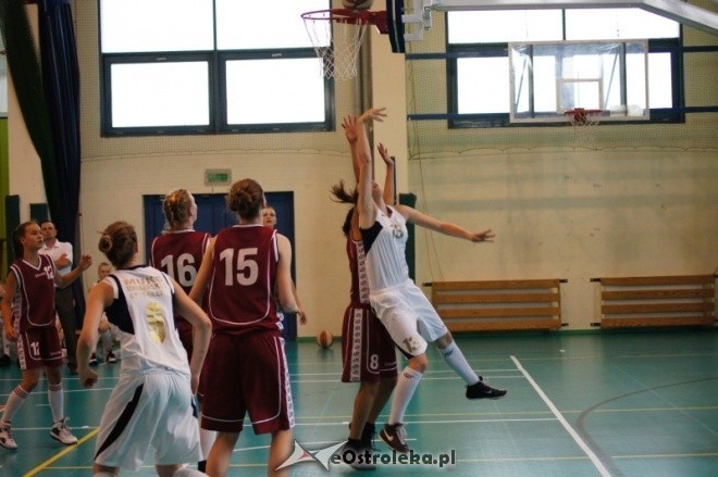 Półfinał MP Kobiet U-16: OSiR Trójka Żyrardów - MUKS Unia Basket Ostrołęka [26.05.2012] - zdjęcie #5 - eOstroleka.pl