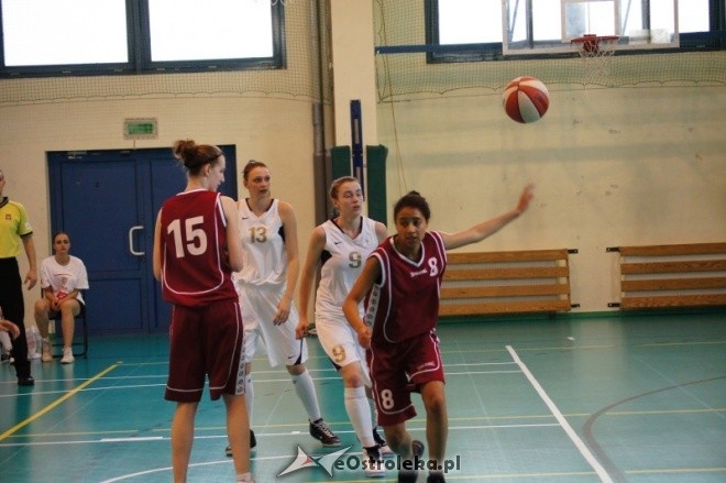 Półfinał MP Kobiet U-16: OSiR Trójka Żyrardów - MUKS Unia Basket Ostrołęka [26.05.2012] - zdjęcie #2 - eOstroleka.pl