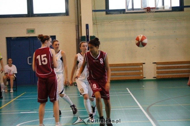 Półfinał MP Kobiet U-16: OSiR Trójka Żyrardów - MUKS Unia Basket Ostrołęka [26.05.2012] - zdjęcie #1 - eOstroleka.pl