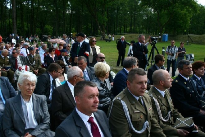 181 rocznica Bitwy pod Ostrołęką: Mauzoleum poległych w bitwie oficjalnie otwarte [26.V.2012] - zdjęcie #32 - eOstroleka.pl