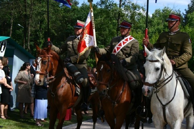 181 rocznica Bitwy pod Ostrołęką: Mauzoleum poległych w bitwie oficjalnie otwarte [26.V.2012] - zdjęcie #46 - eOstroleka.pl