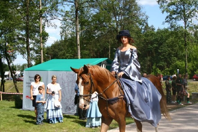 181 rocznica Bitwy pod Ostrołęką: Mauzoleum poległych w bitwie oficjalnie otwarte [26.V.2012] - zdjęcie #68 - eOstroleka.pl