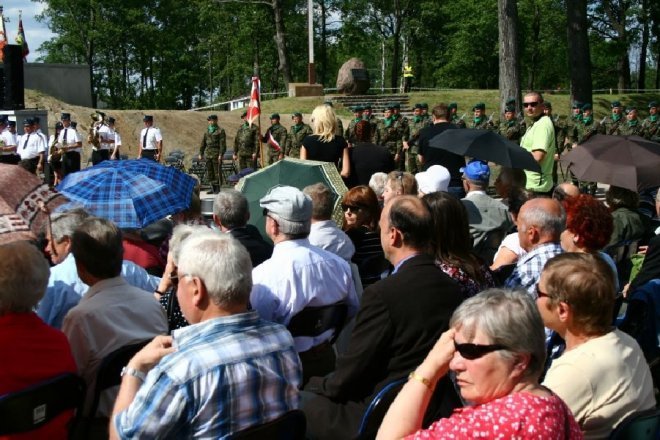 181 rocznica Bitwy pod Ostrołęką: Mauzoleum poległych w bitwie oficjalnie otwarte [26.V.2012] - zdjęcie #51 - eOstroleka.pl