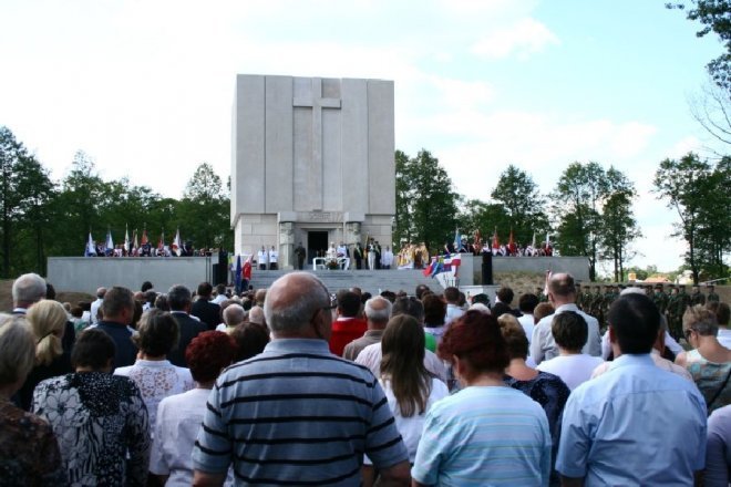 181 rocznica Bitwy pod Ostrołęką: Mauzoleum poległych w bitwie oficjalnie otwarte [26.V.2012] - zdjęcie #54 - eOstroleka.pl