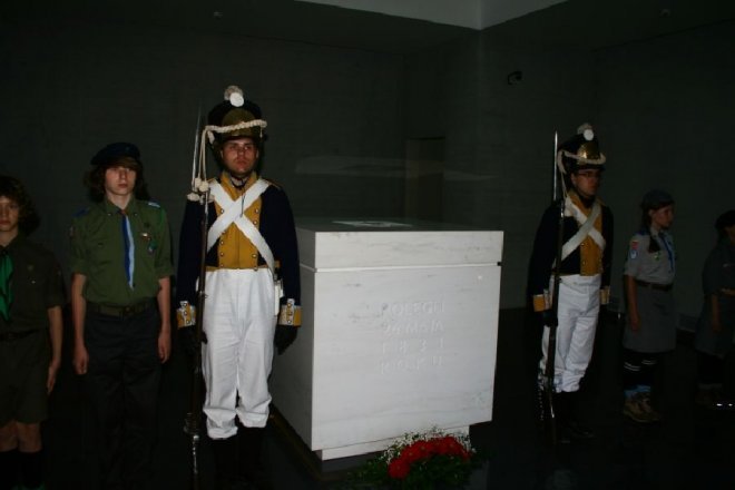 181 rocznica Bitwy pod Ostrołęką: Mauzoleum poległych w bitwie oficjalnie otwarte [26.V.2012] - zdjęcie #50 - eOstroleka.pl