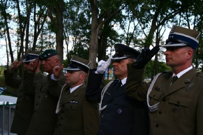 181 rocznica Bitwy pod Ostrołęką: Mauzoleum poległych w bitwie oficjalnie otwarte [26.V.2012] - zdjęcie #79 - eOstroleka.pl