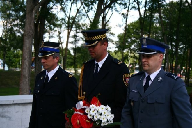 181 rocznica Bitwy pod Ostrołęką: Mauzoleum poległych w bitwie oficjalnie otwarte [26.V.2012] - zdjęcie #35 - eOstroleka.pl