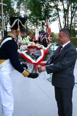 181 rocznica Bitwy pod Ostrołęką: Mauzoleum poległych w bitwie oficjalnie otwarte [26.V.2012] - zdjęcie #33 - eOstroleka.pl