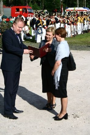 181 rocznica Bitwy pod Ostrołęką: Mauzoleum poległych w bitwie oficjalnie otwarte [26.V.2012] - zdjęcie #21 - eOstroleka.pl